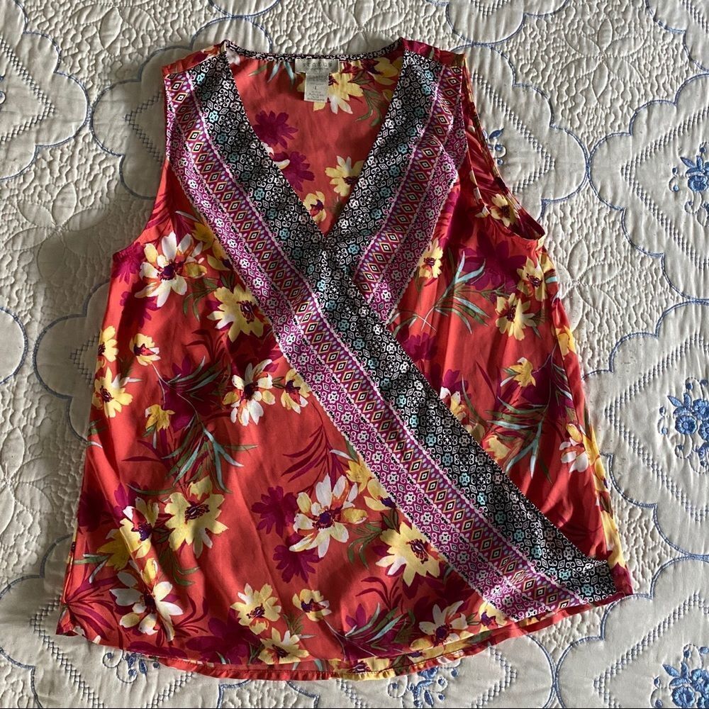 NWOT Cute Floral Top 👚